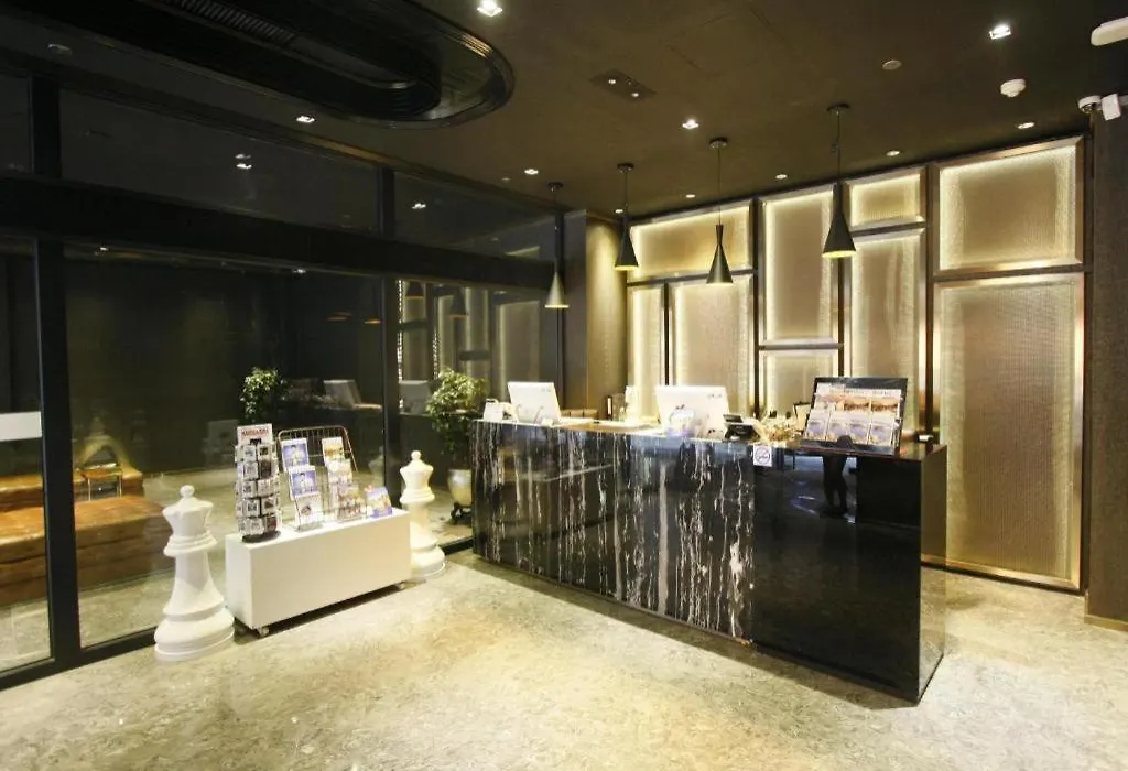 Noble Park Hotel-1